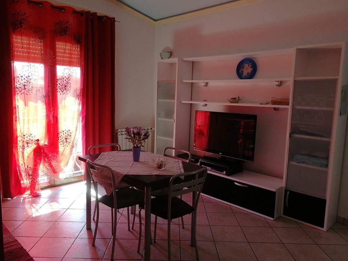 Mussilimbrosu Appartement Tortolì Buitenkant foto